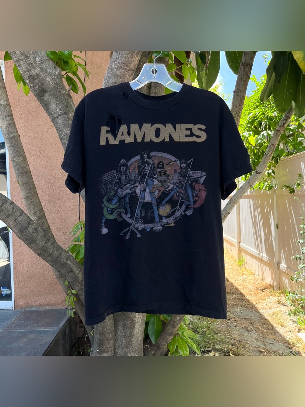 Brandy Melville Ramones Distressed Graphic Band T- Shirt in Black !